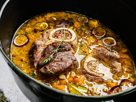 Задушен телешки джолан с кост (Ossobuco) - снимка на рецептата Задушен телешки джолан с кост (Ossobuco) - снимка на рецептата